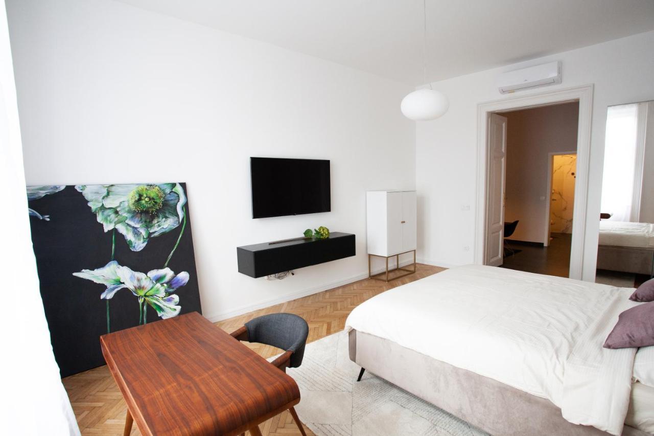 Real Deluxe Next To Danube Lägenhet Budapest Exteriör bild
