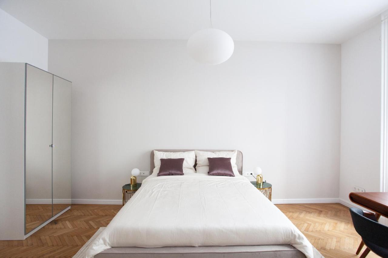 Real Deluxe Next To Danube Lägenhet Budapest Exteriör bild
